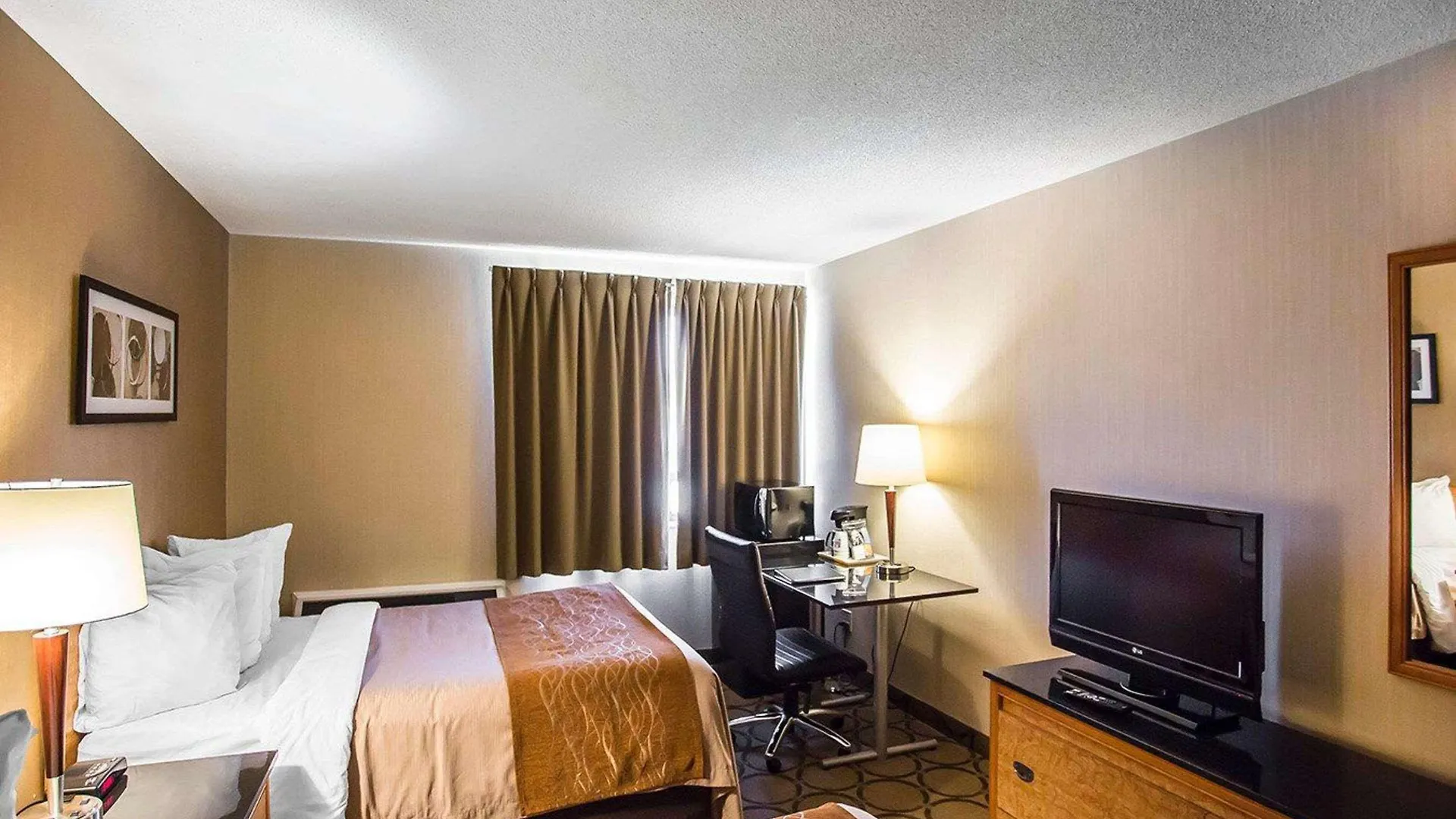 Comfort Inn West Otawa 3*,